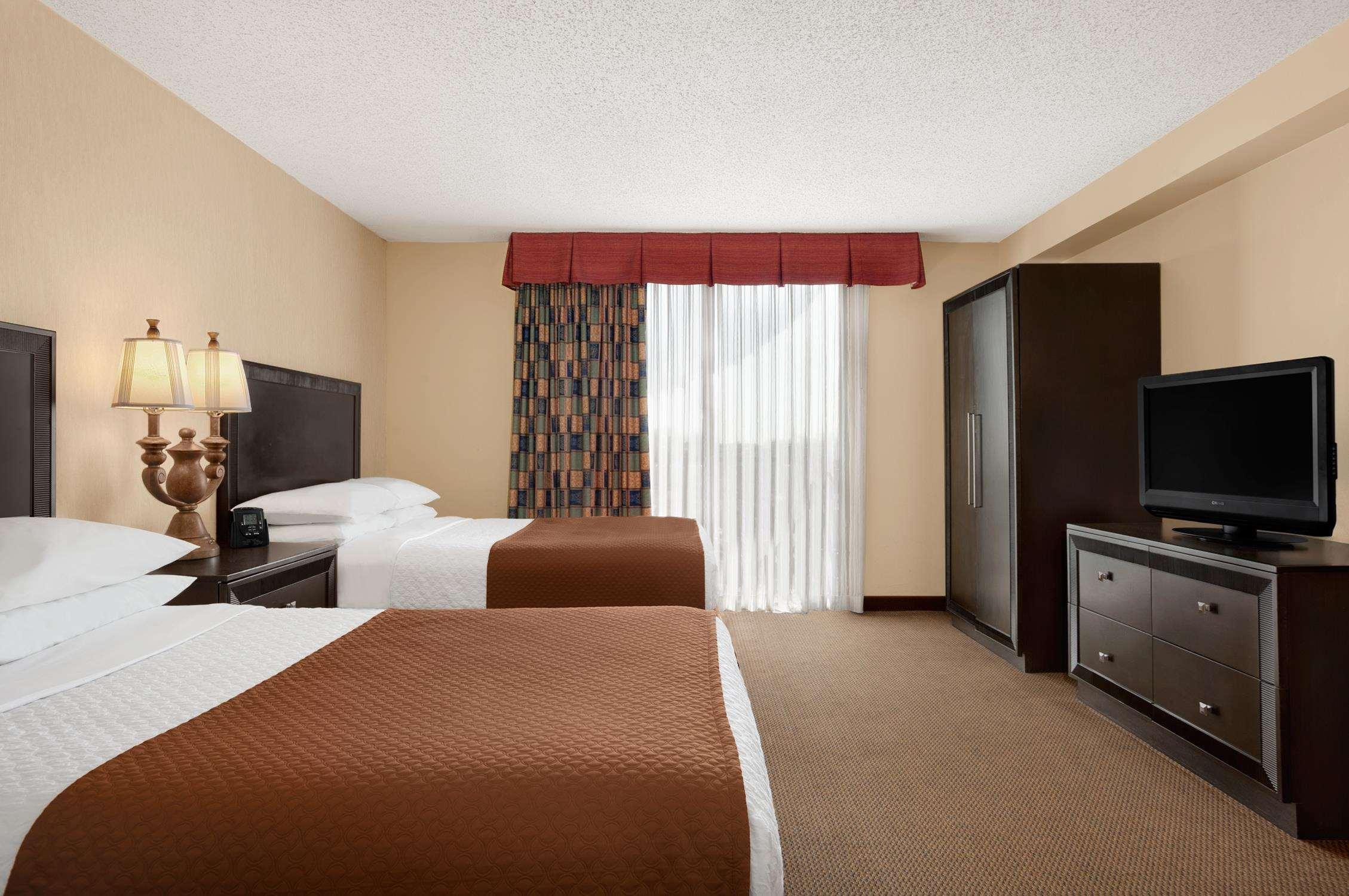 Embassy Suites By Hilton Kansas City Plaza Exteriér fotografie