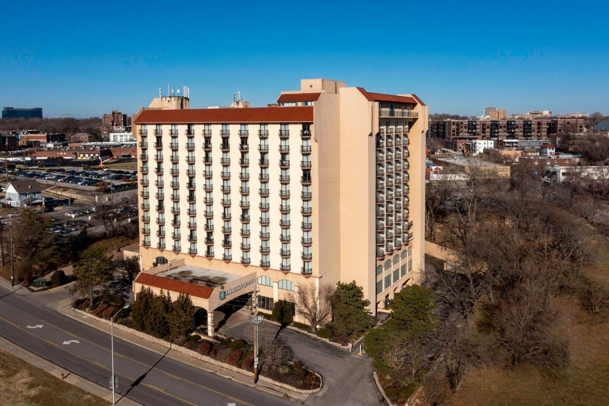 Embassy Suites By Hilton Kansas City Plaza Exteriér fotografie